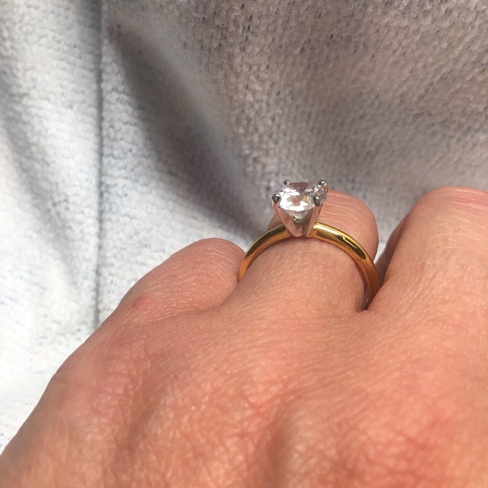 Engagement ring - Picture 2 of 5